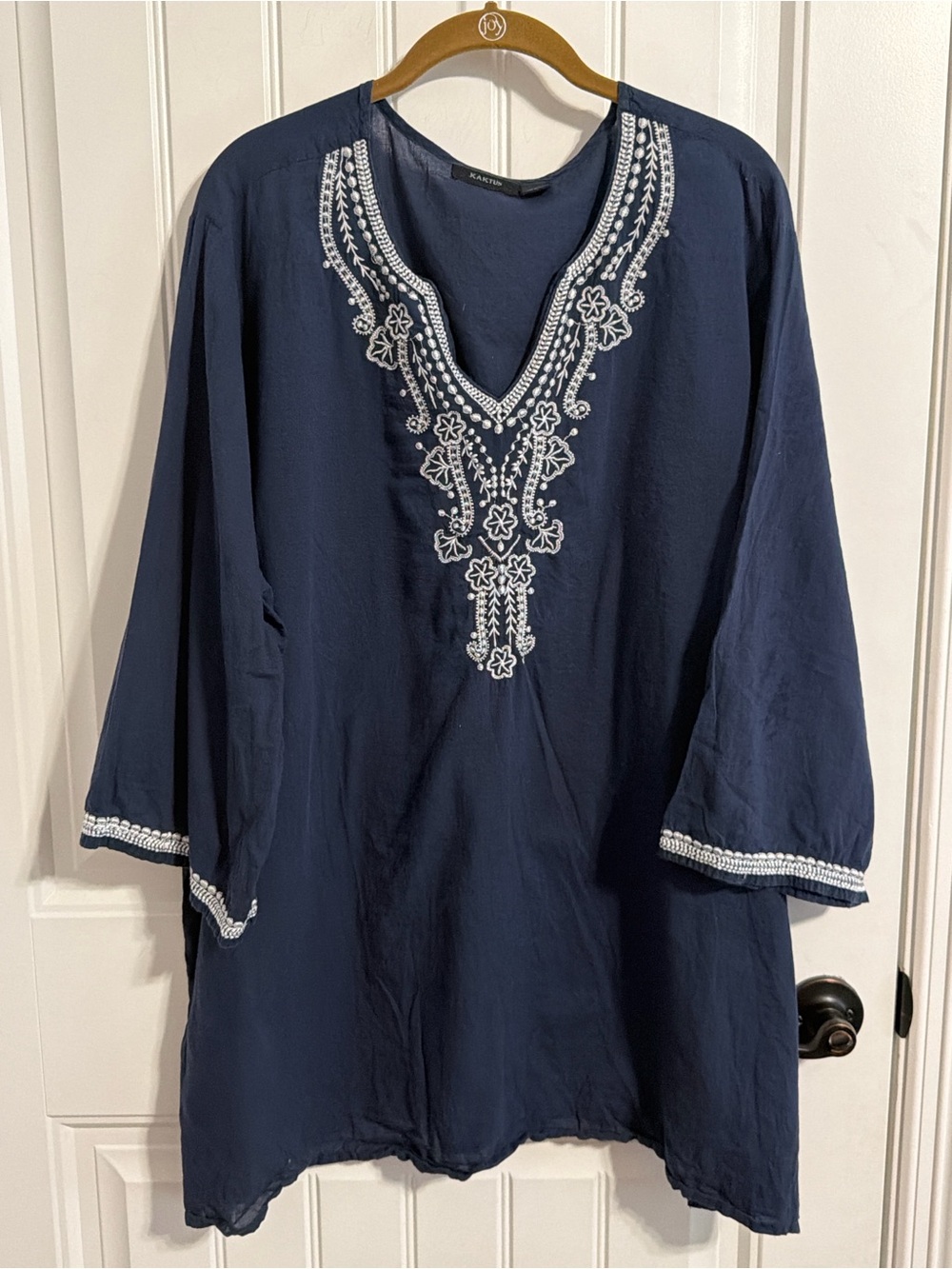 Kaktus Navy Tunic Top w/3/4 Sleeves & Embroidery Accents. Size 3X